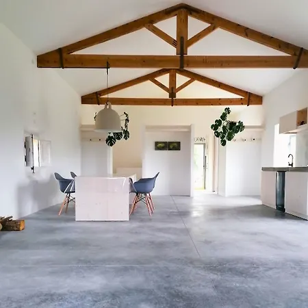 Loft De Diseno En Masia Rural, Cantallops, Girona Appartamento *